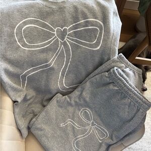 Cozy Gray Bow sweatshirt - Women's Casual